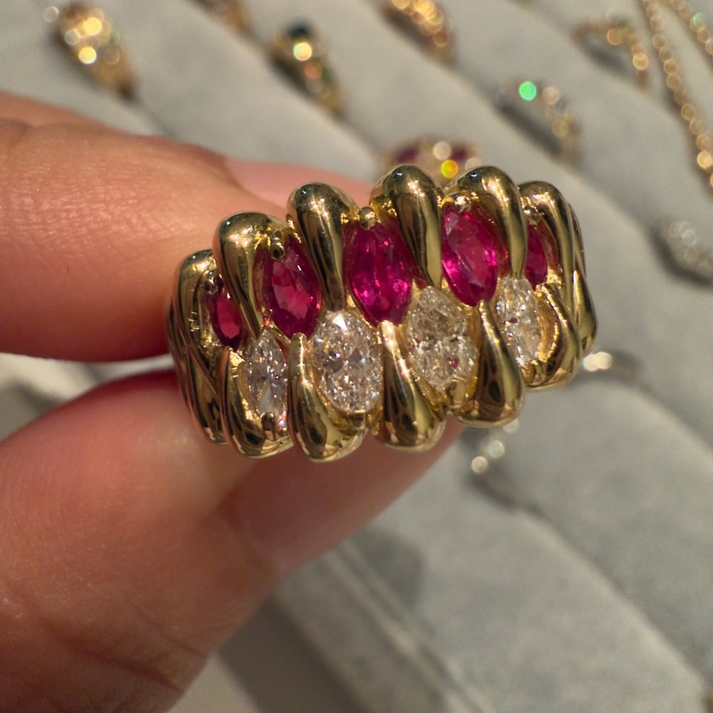 Vintage 18k Solid Yellow Gold Ring with Oval Shaped Rubies and Diamonds